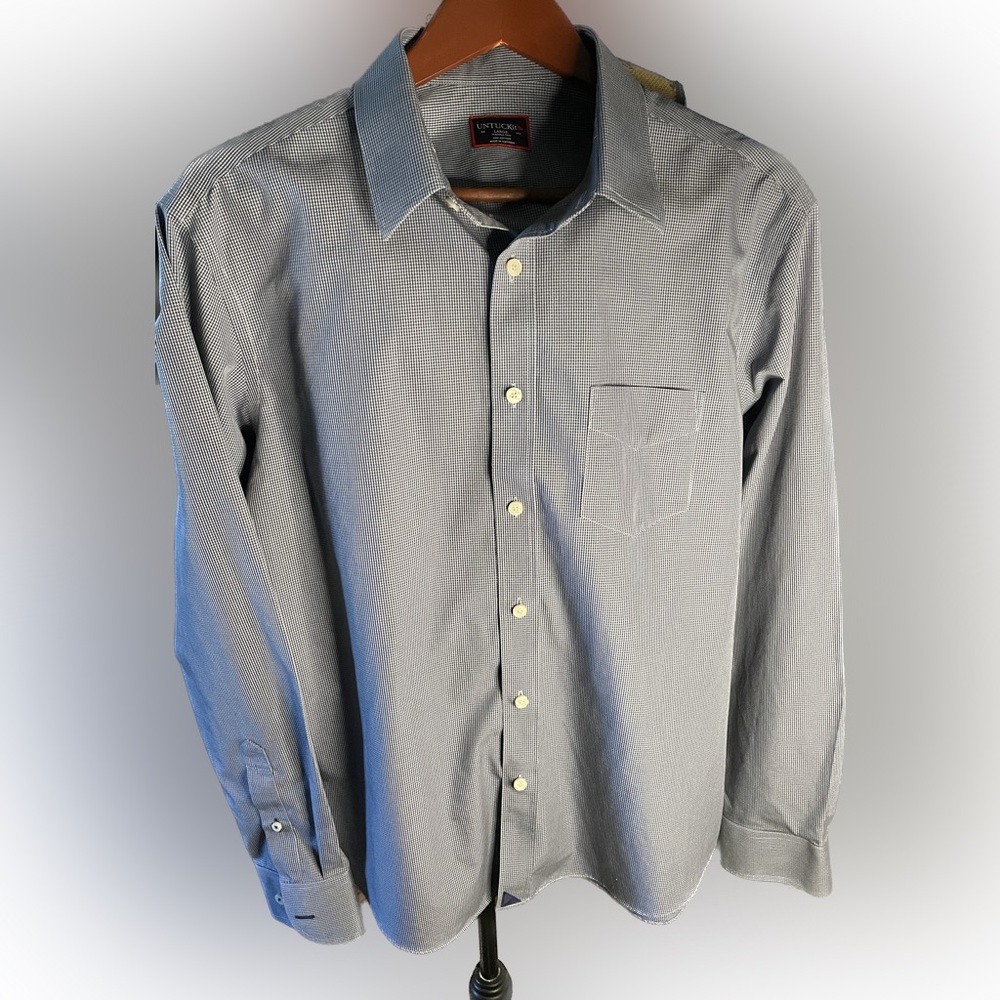 UnTuckIt mens long sleeve button down collar Large small check navy/white EUC